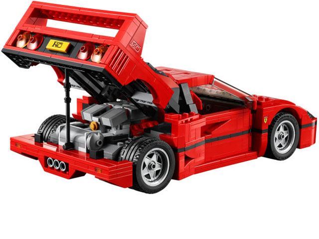 Смотрите, как Ferrari F40 будет построен за 1 минуту